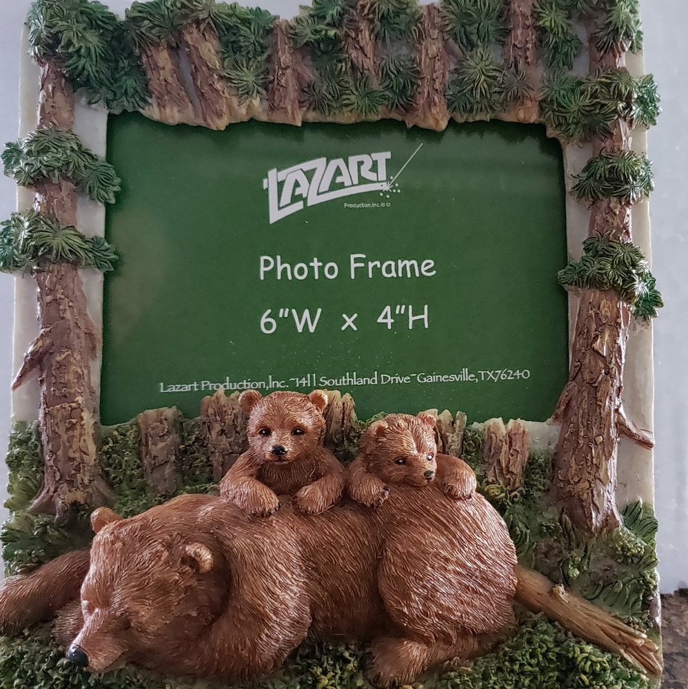 Brown Bear Picture Frame With Baby Cubs